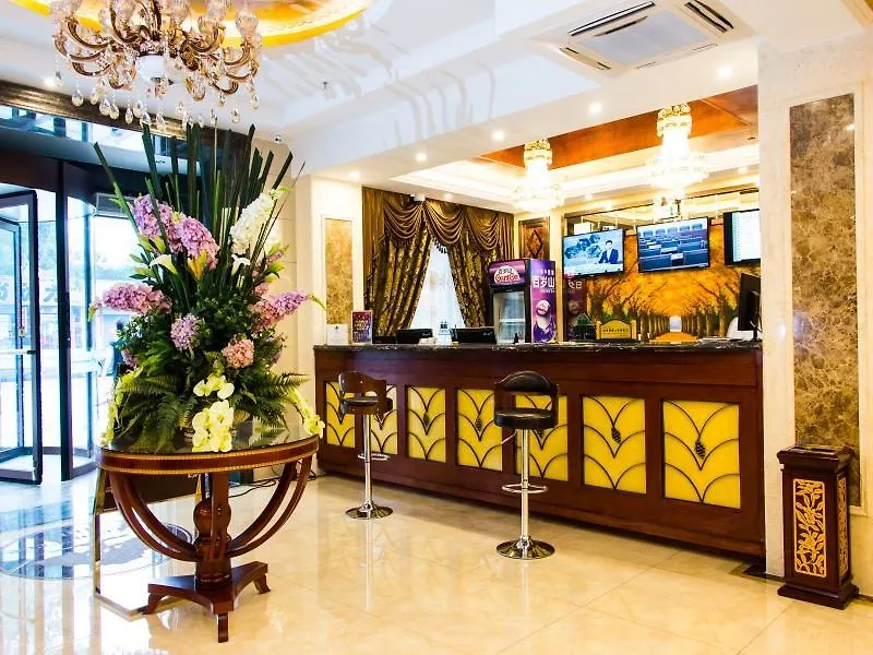 Greentree Inn Henan Xinxiang Laodong S) Street Zangying Bridge Business Hotel 3*,  Kína